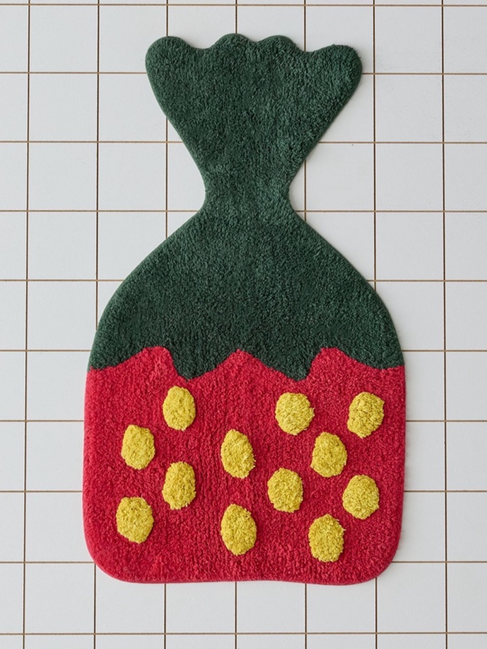 Urban Outfitters UO HOME Red Strawberry-Shaped Candy Bath Mat NEW NWT LAST ONE